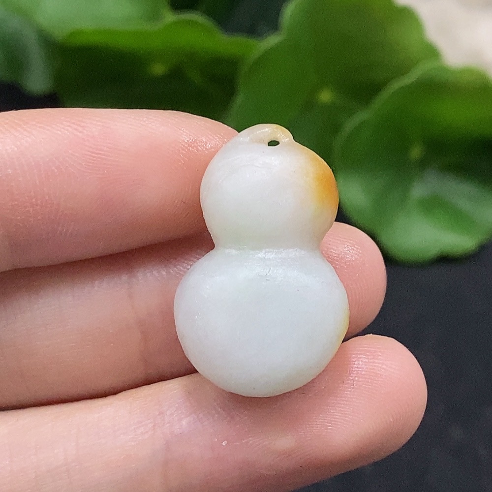 F34029202 Jadeite Rough Pendant Gourd Total Weight Approx. 7.9g Yellow Part Color Origin Undetermined