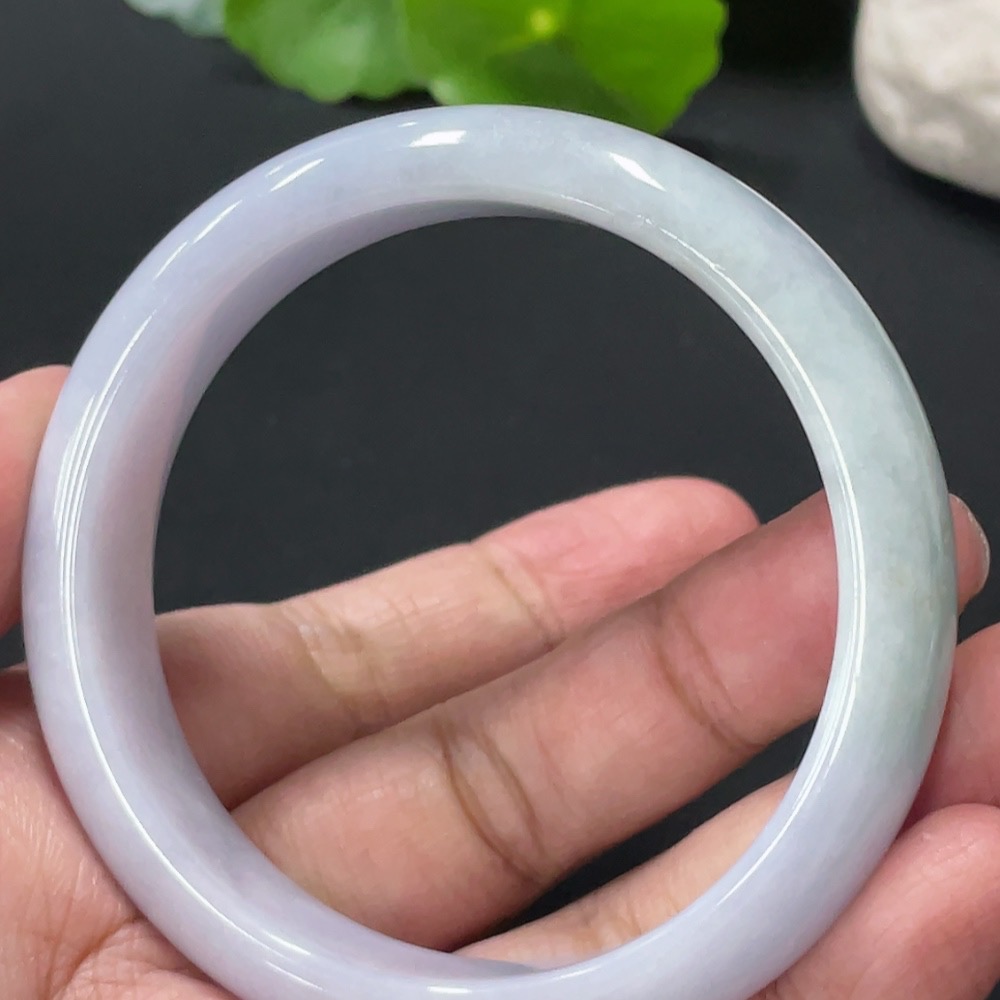 F31631329 Jadeite Round Bangle