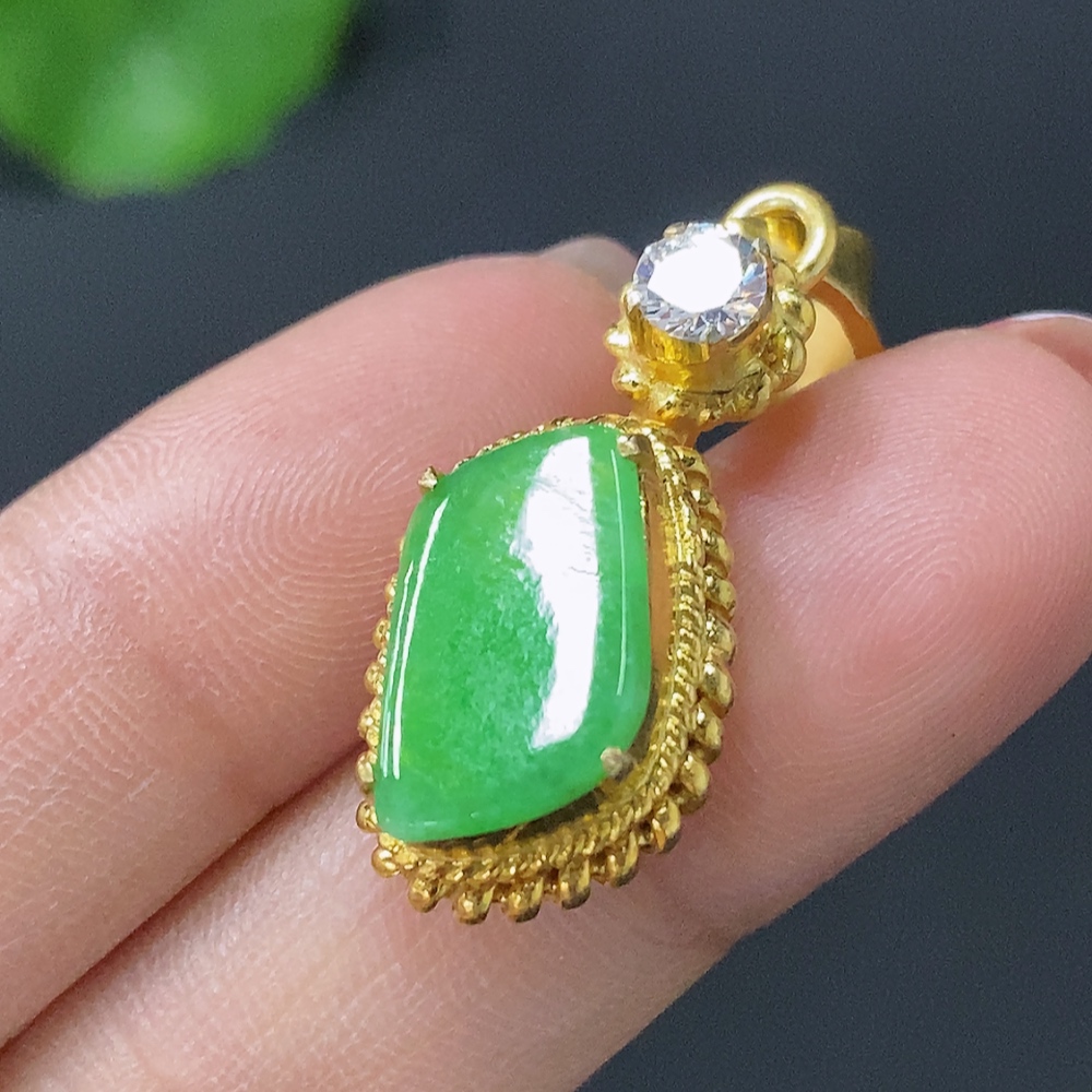 F26026136 Jadeite Mounting Piece with Copper Base, Total Weight Approximately 4.98g