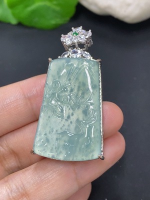 F39599826 翡翠镶嵌一路有你吊坠 非金 货品总约重11.523g