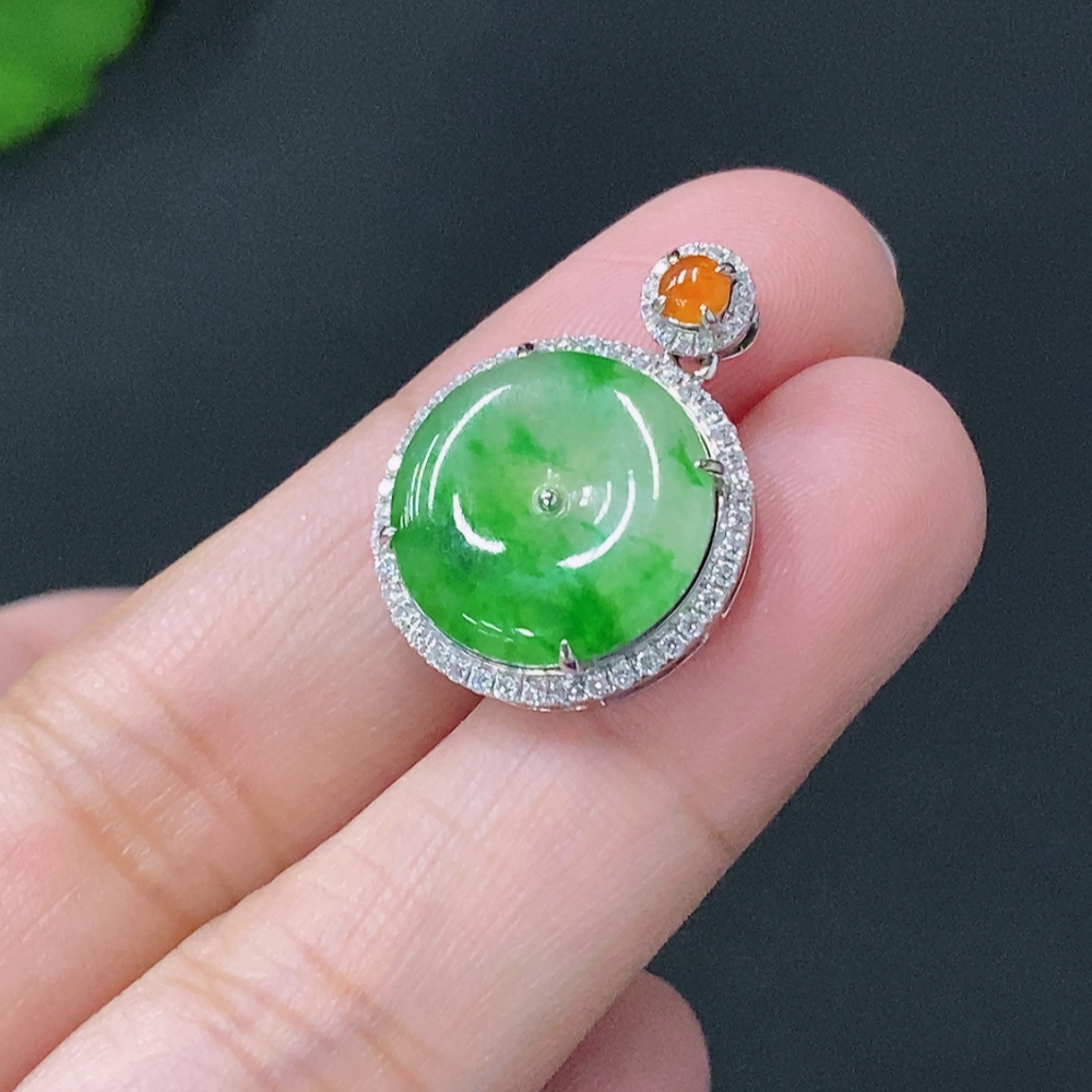 F21402087 JadeitePeace Button Pendant in 18K Gold Setting with Yellow Beads (Color Origin Undetermined) Total Weight Approx. 3.2g