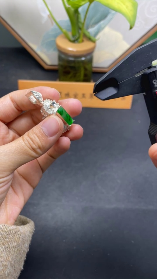 F35088666 Jadeite Inlaid Piece Non-Gold Inlaid Total Weight Approximately 14.1g