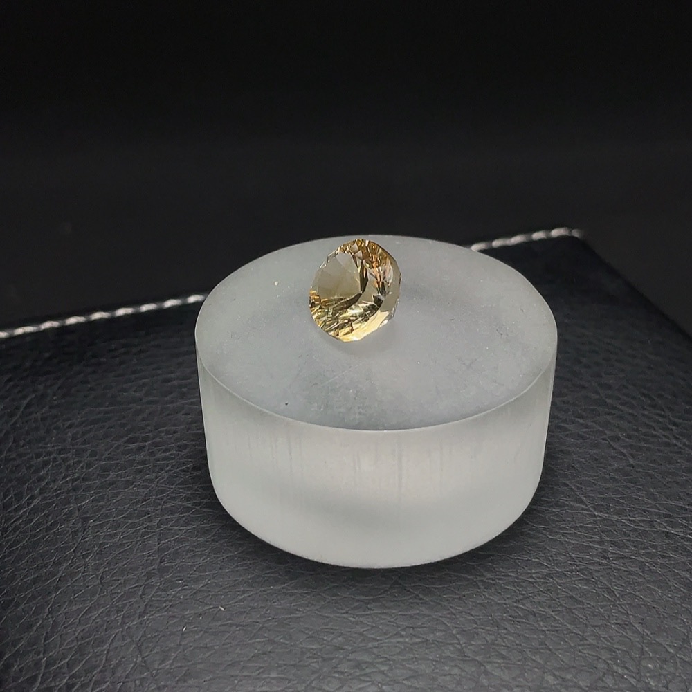 C25913594 Crystal Loose Stone Total Weight about 6.75 Carats