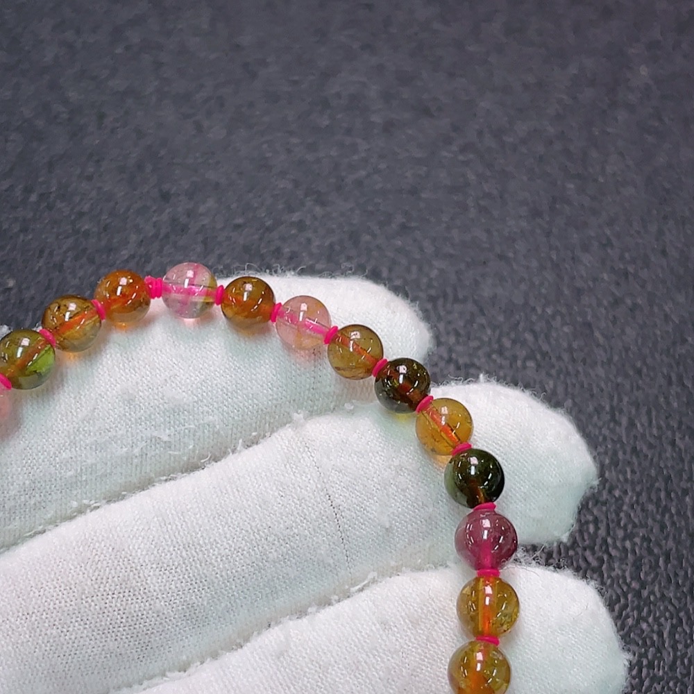 C34006147 Tourmaline Bracelet with Other Mineral Components, Visible Organic Matter, Total Weight Approx. 9.41g, Size About 5.9mm