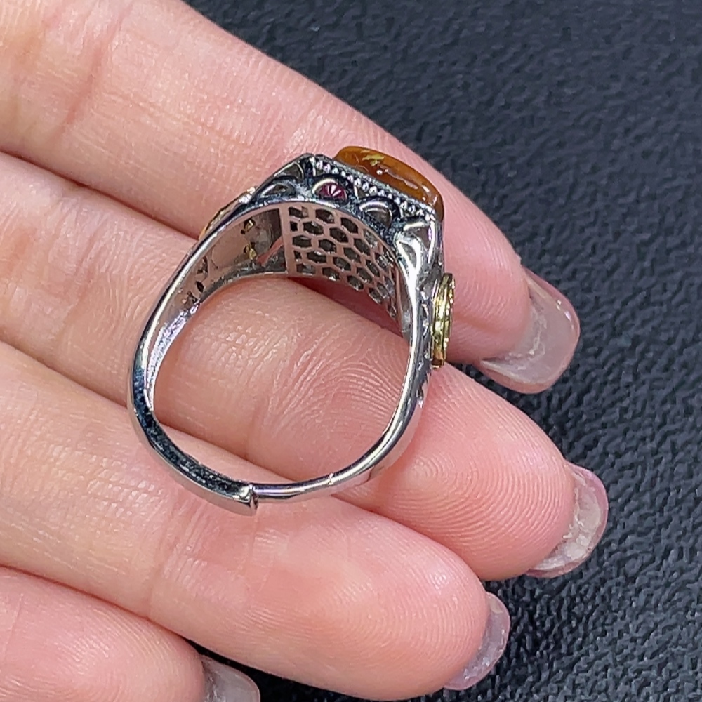 C27157788 Amber Beeswax Ring Adjustable Non-Gold Setting Total Weight Approx. 4.71g