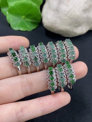 F46548394 翡翠镶嵌戒指 非金镶 活口 货品总重约26.29g