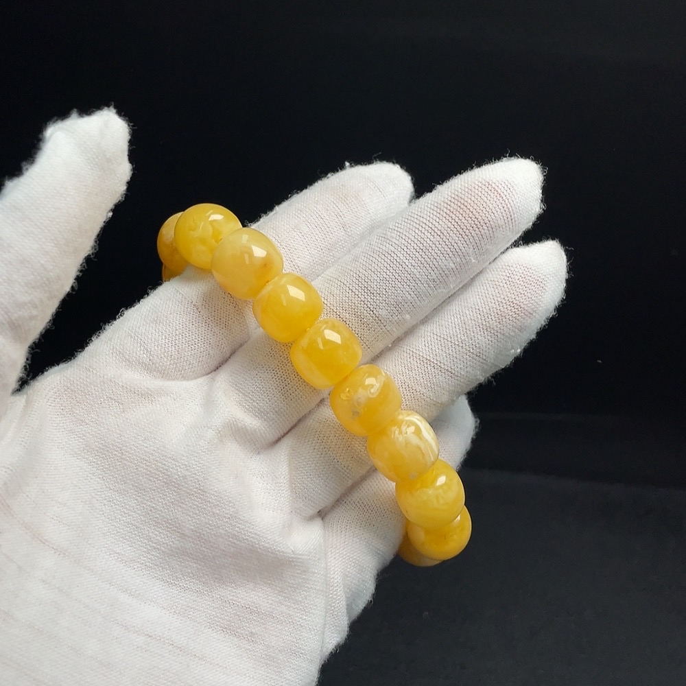 C26032758 Amber Beeswax Bracelet Approx. 12.5mm Total Weight Approx. 21.18g