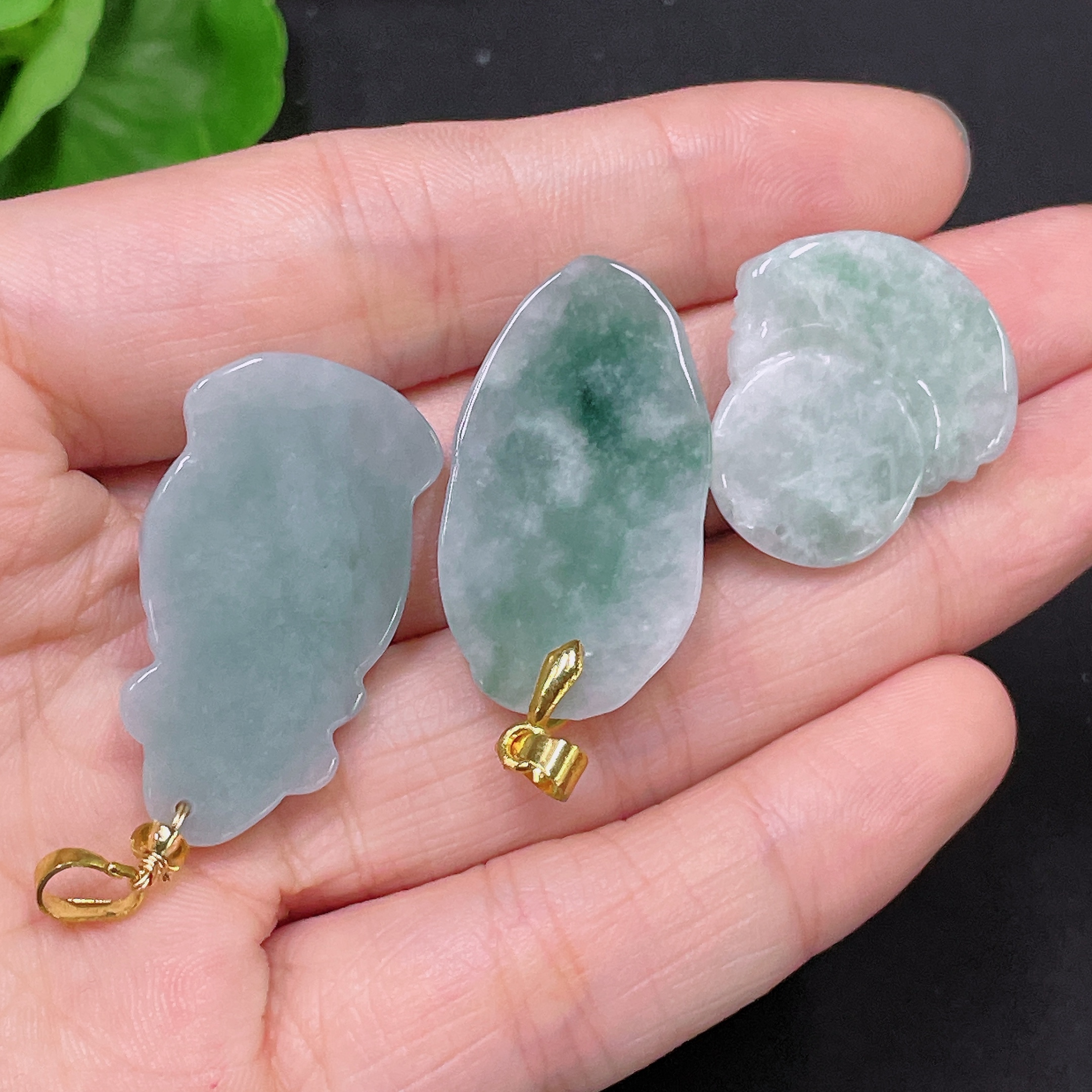 F33892702 Jadeite Pendants Sell as a Lot Non-Gold