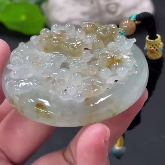 F33945734 Jade/lucky double happiness pendant