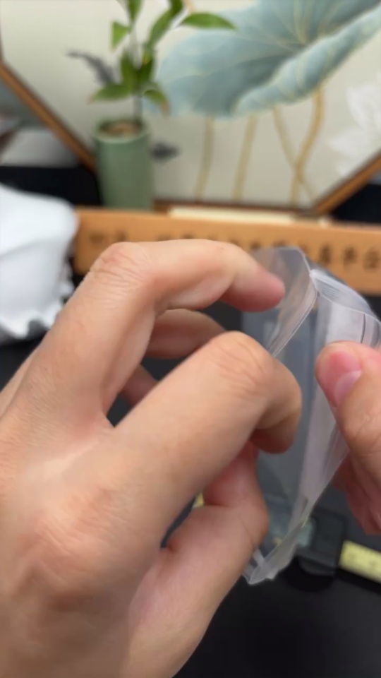 F34954515 Jadeite Leaf Pendant with 18k Gold and Diamond Accents, Total Weight Approximately 2.96g