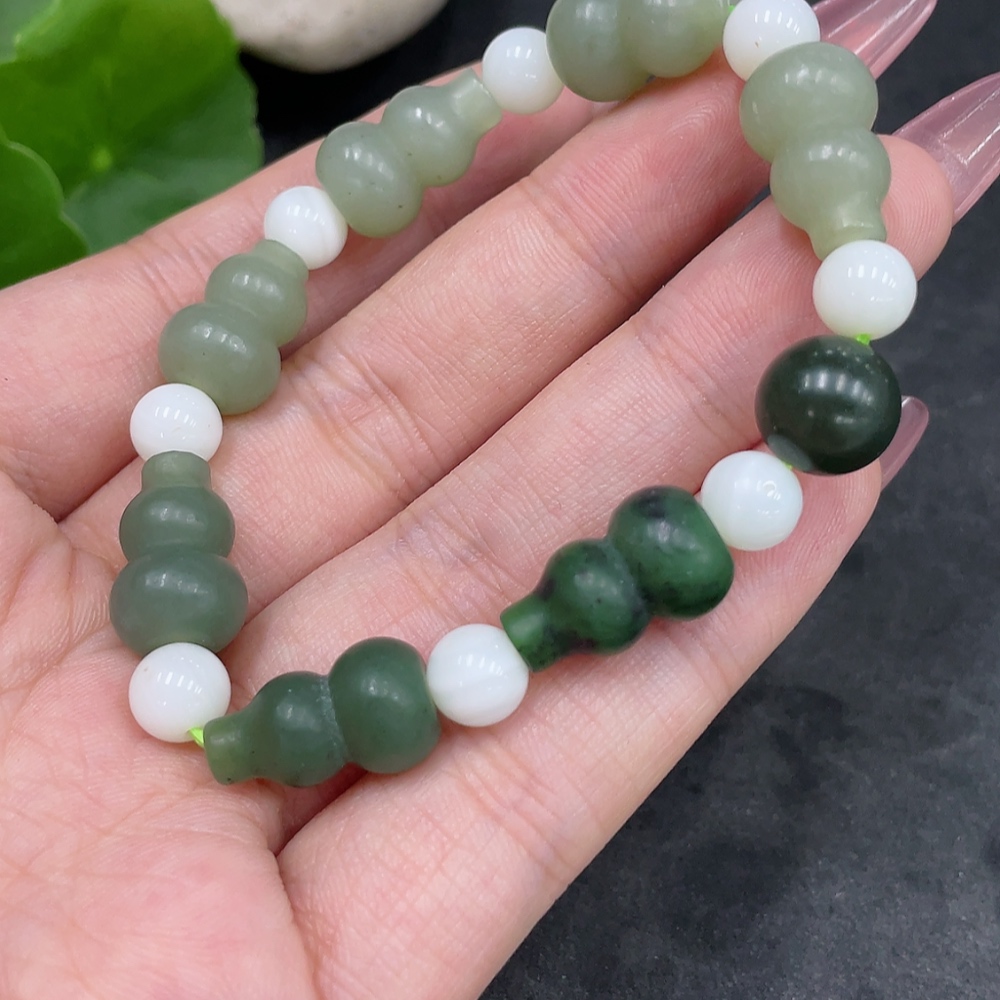 H33858695 Hetian Jade Gourd Bracelet (Non-Hetian Jade White Beads)