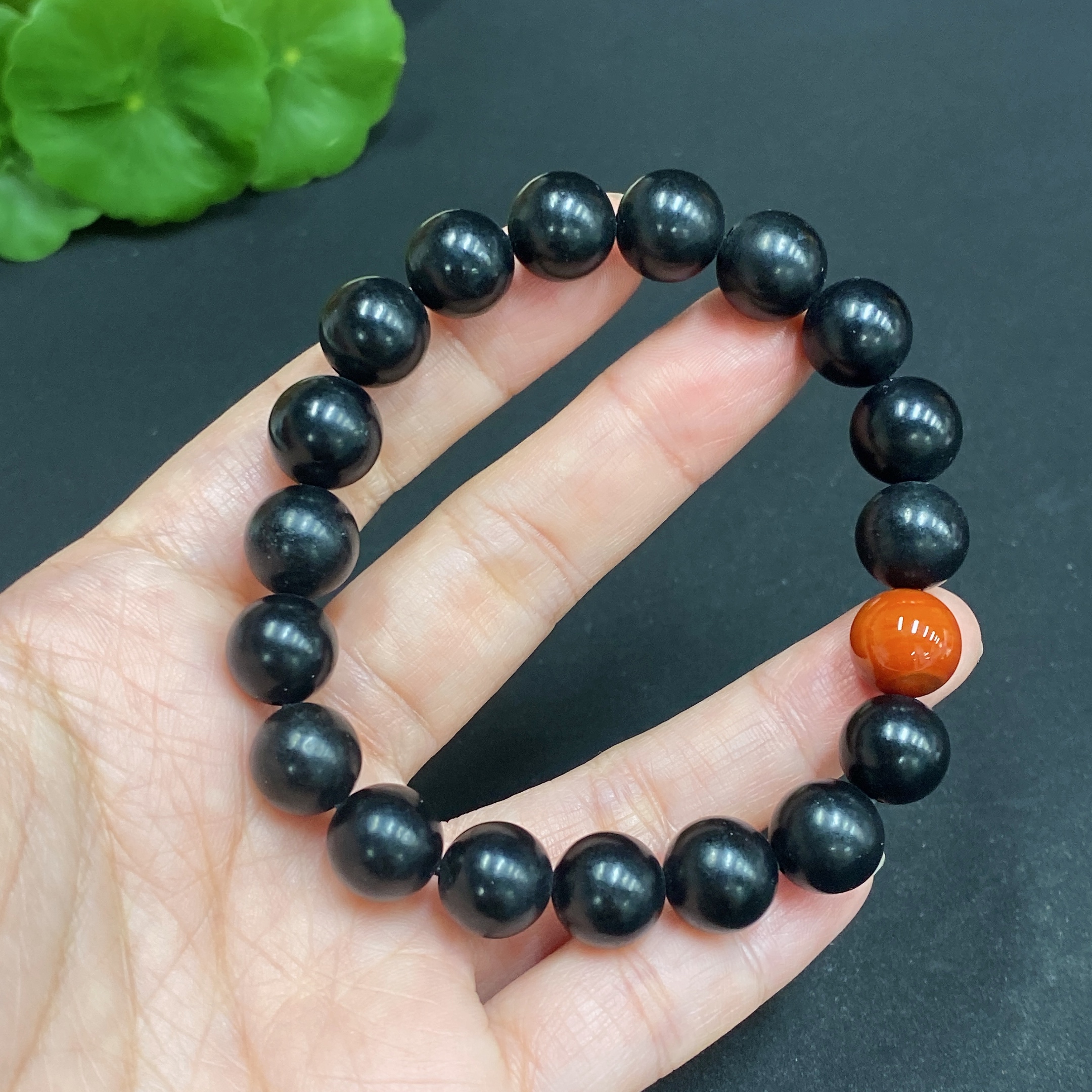 H34036158 Hetian Jade Bracelet, approx. 10mm beads, total weight approx. 30.9g, color origin undetermined, accessories not Hetian Jade