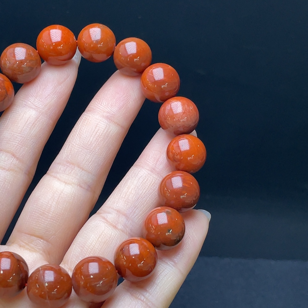 C29339072 Red Agate Bracelet, Visible Organic Matter, Total Weight Approx. 45.03g, Size Approx. 11.7mm