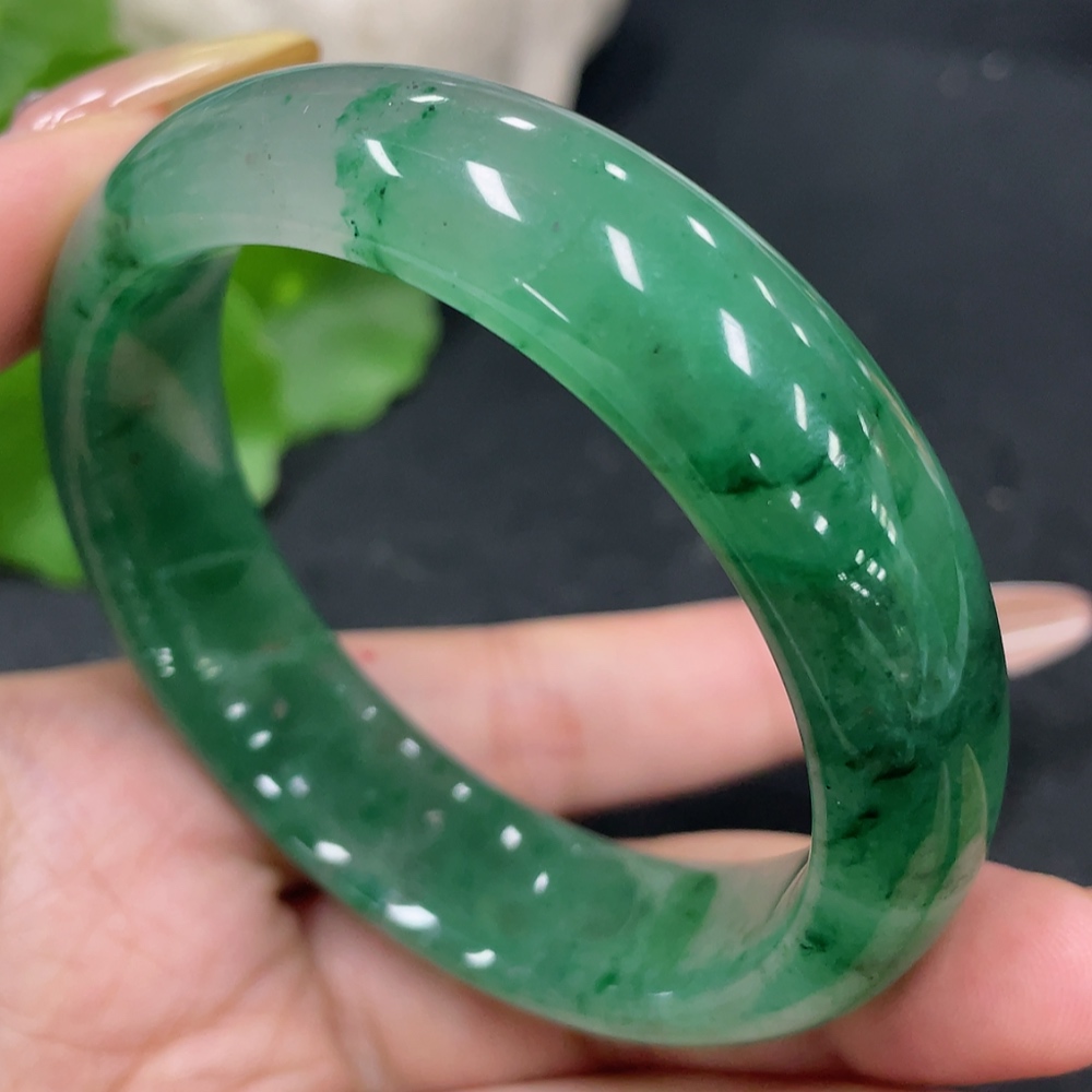 H32724728 African Emerald (Dulong Jade) Round Bracelet