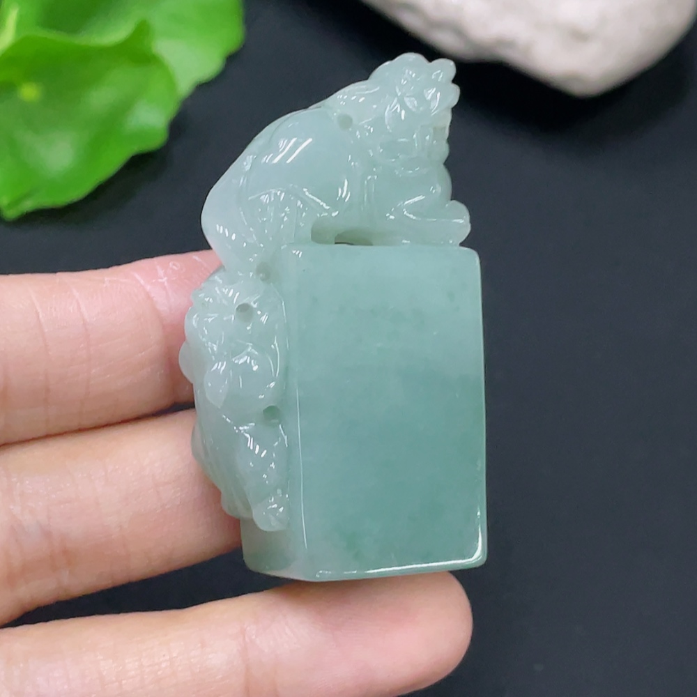 F31690798 JadeitePi Xiu Seal, Total Weight Approx. 34.15g