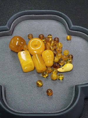 C43153466 琥珀蜜蜡饰品+散珠  一手走30+  货品总重约18.32克