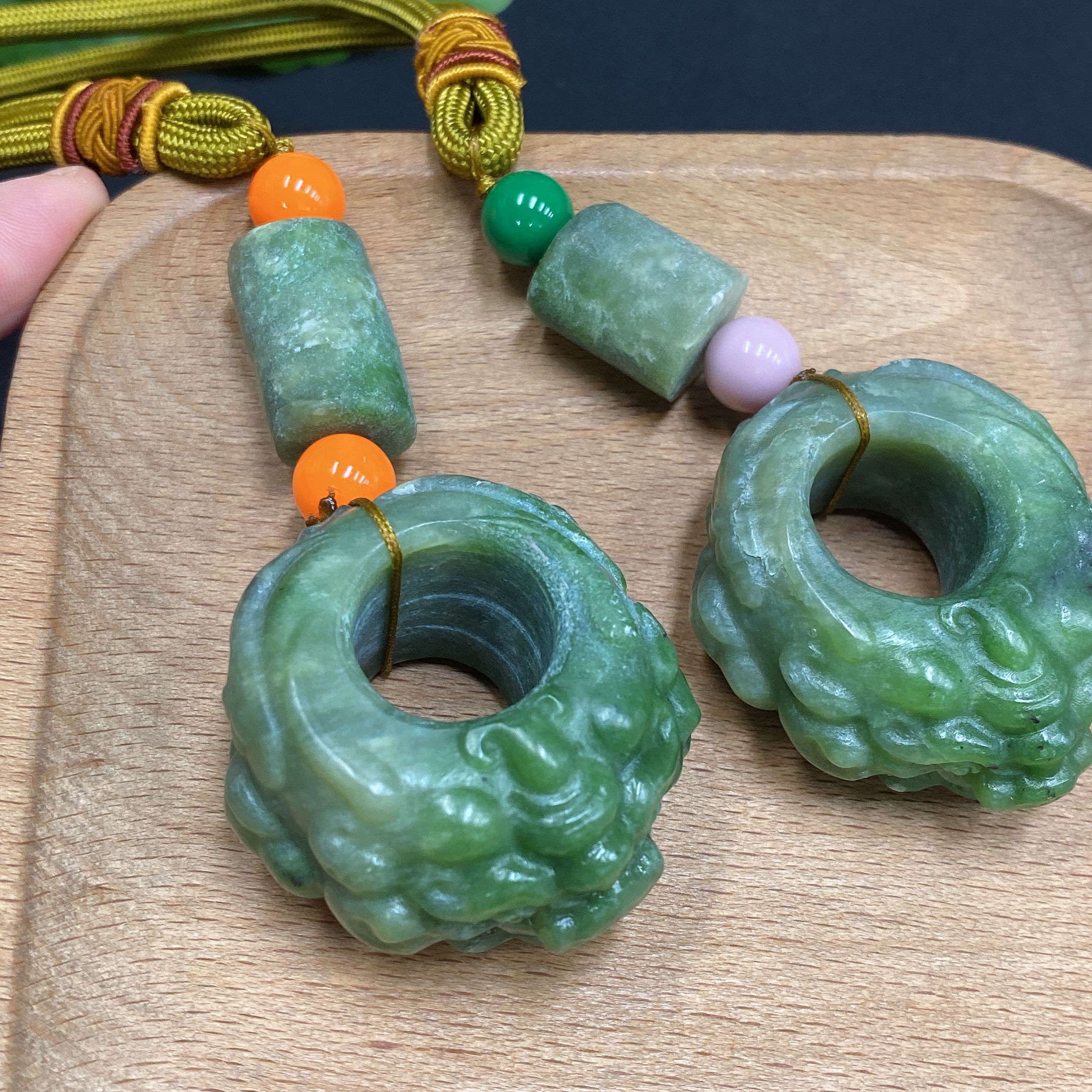 H34986265 Hetian Jade Handheld Piece - Auspicious Beast Ring