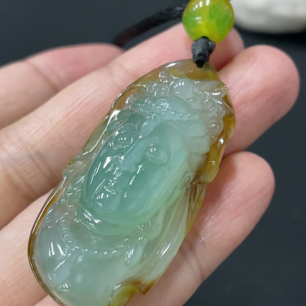 F29386644 Jadeite Guanyin Pendant, Total Weight Approx. 20g, Color Origin Undetermined, Beads Non-Grade A