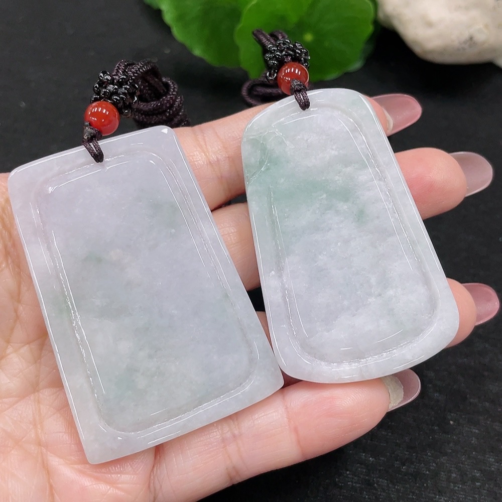 F32808935 One Lot of Jadeite Pendants