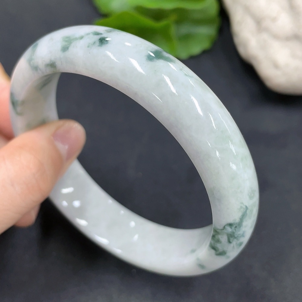 F17898423 Jadeite Regular Bangle, Loop Size 58.7, Containing Other Mineral Components, Total Weight 67.922g