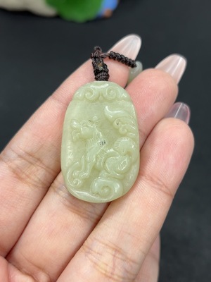 H46521908 和田玉挂件 旺财 货品总重约【含链】34.2g