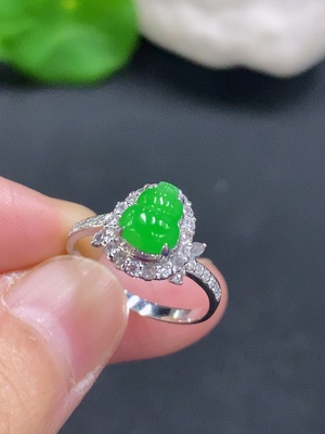 F33856456 Jadeite Gourd Inlay Ring with 18K Gold and Diamond Accents