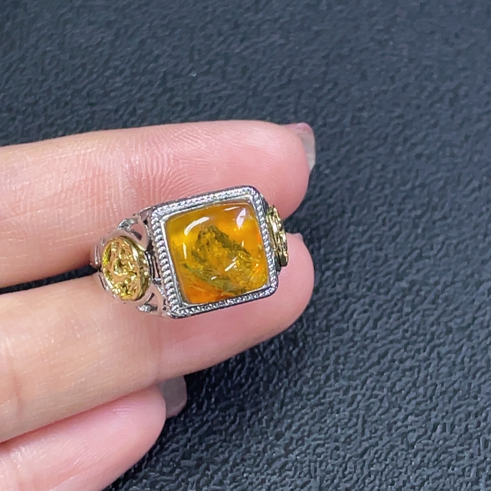 C27157788 Amber Beeswax Ring Adjustable Non-Gold Setting Total Weight Approx. 4.71g