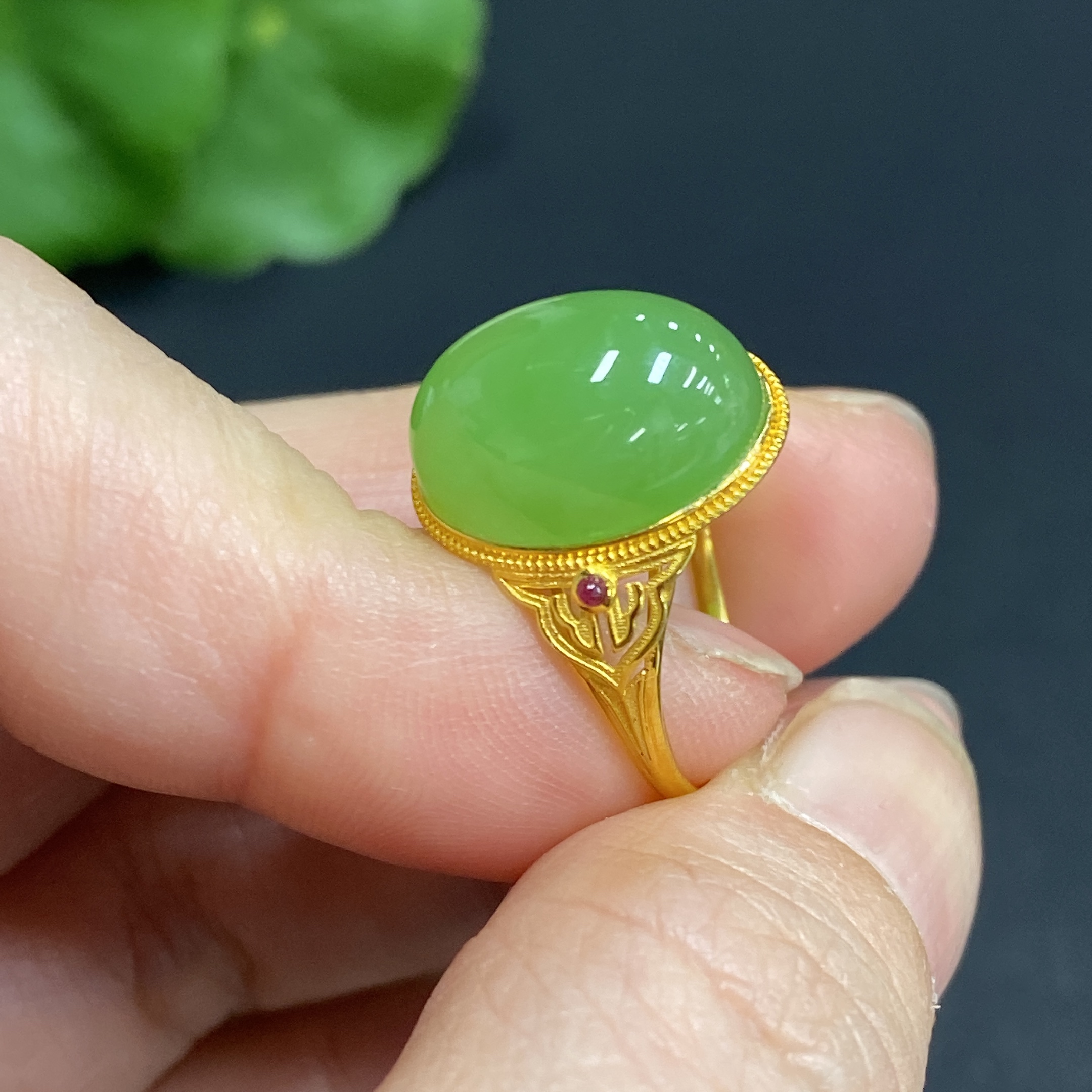 H33939492 Hetian Jade Cabochon Inlaid Ring Size 13, 75% Gold Band, 68% Gold Mount, Total Weight Approx. 2.6g