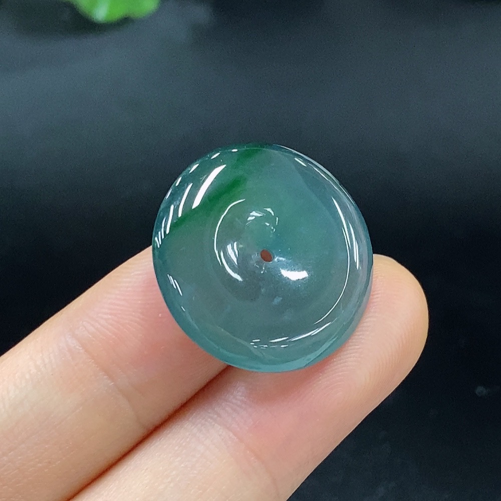 F23562259 Jadeite Safety Button Pendant Total Weight 4.244g