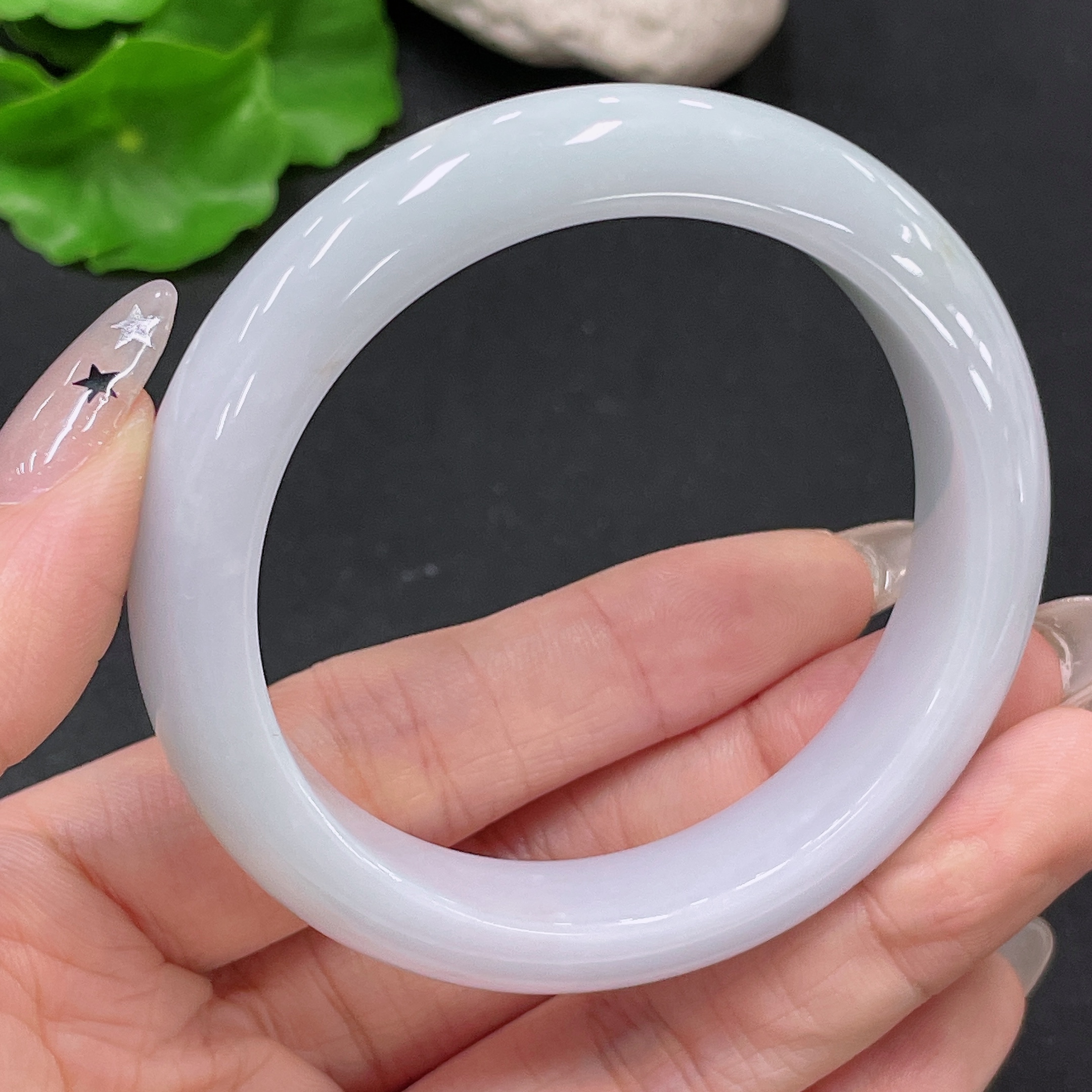 F35105515 Jadeite Round Bangle, Total Weight Approx. 50.21g, Size 53