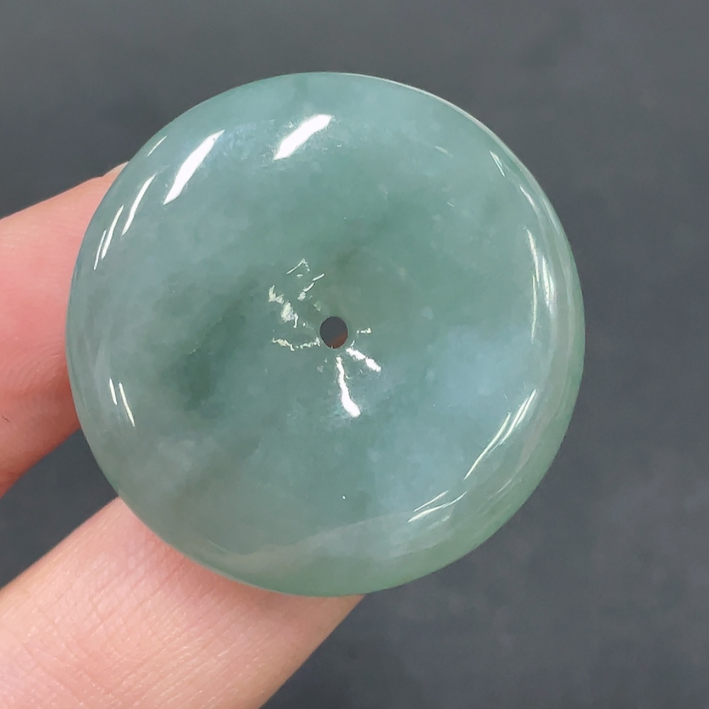 F20267740 Jadeite Peace Knot Pendant Total Weight 14.634g