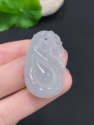 F35124816 Jadeite Fu Bei Pendant, total weight approximately 6.1 grams