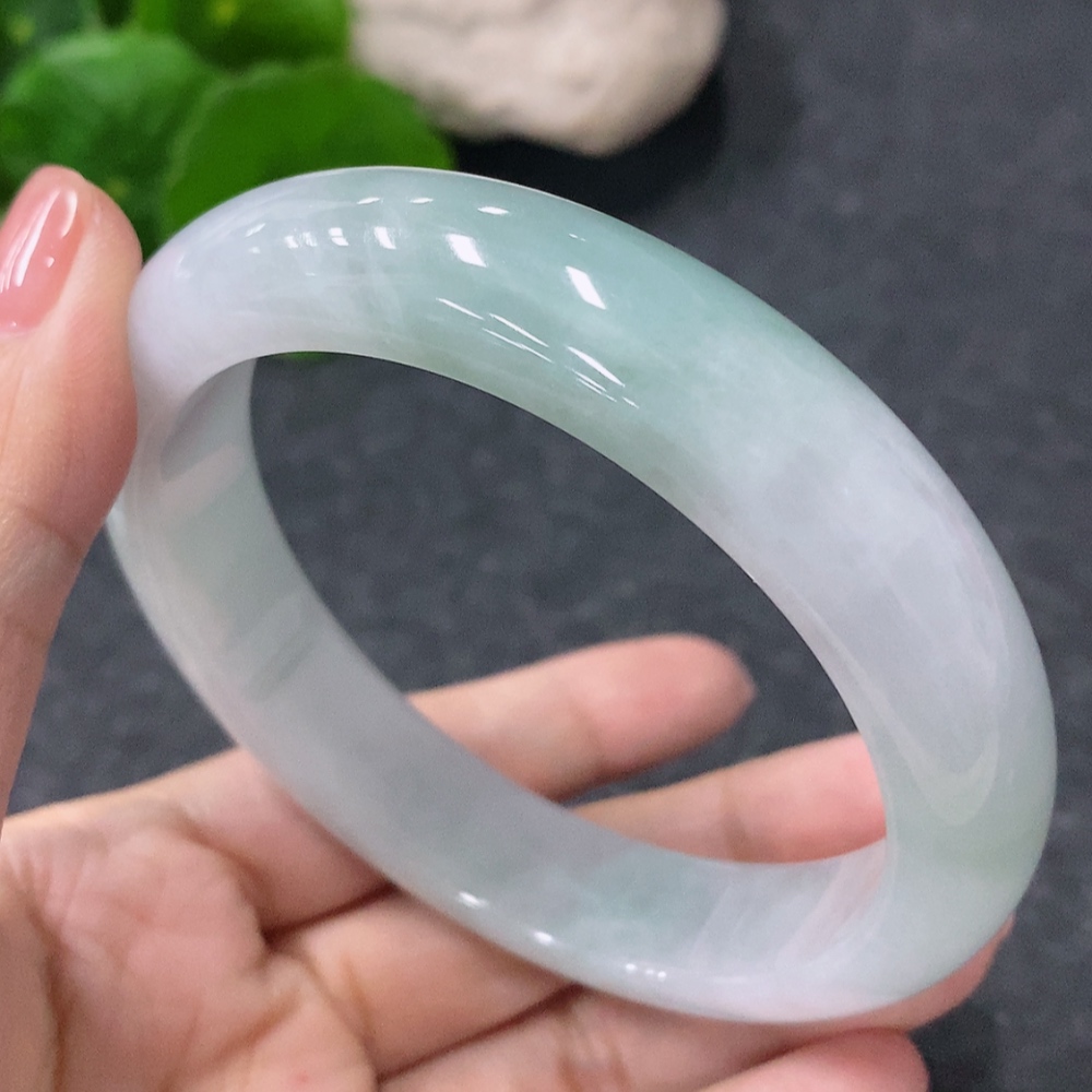 F34010276 Jadeite Round Bracelet Size 59mm Total Weight Approximately 66.65g