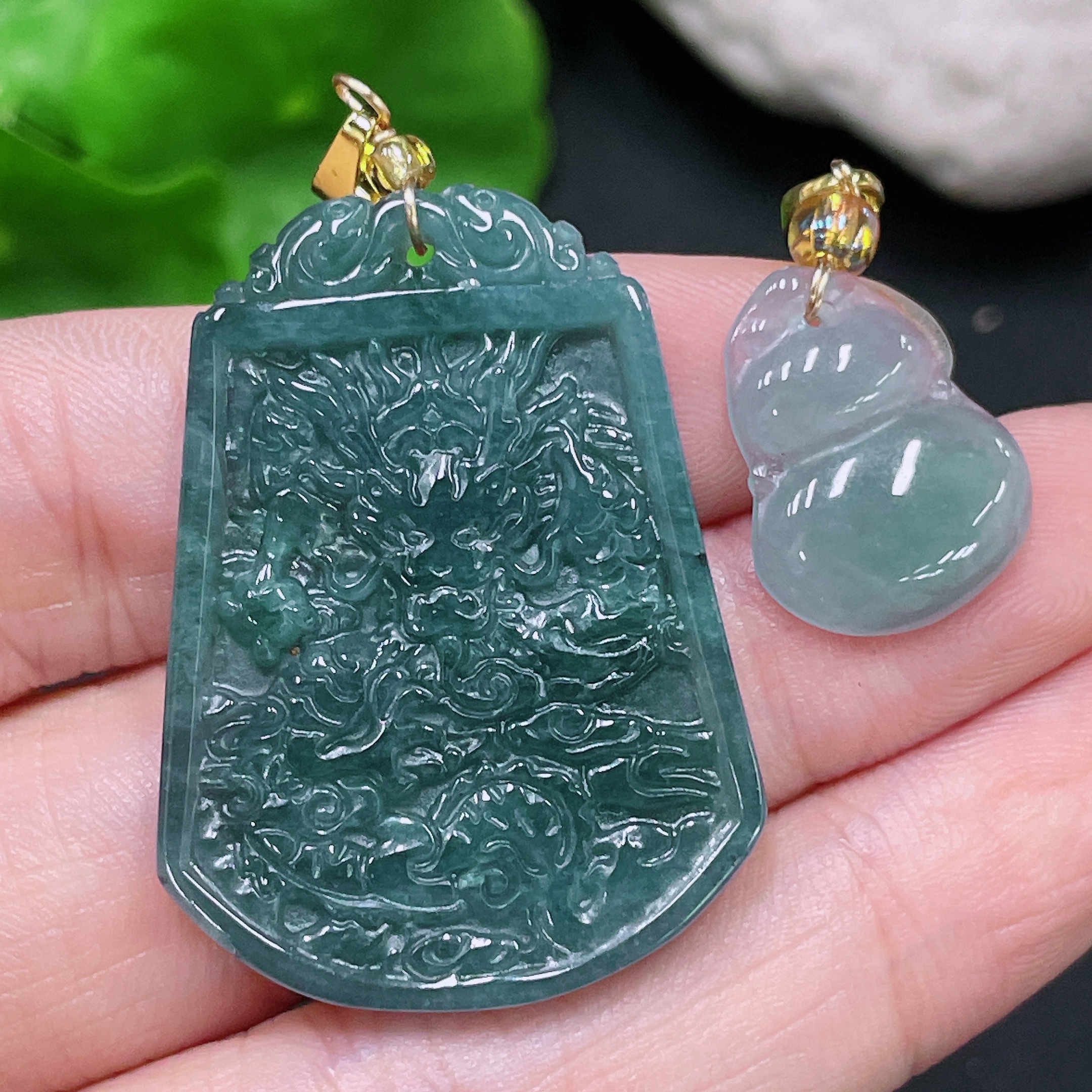 F33918729 Jadeite Pendant Dragon Plaque Gourd with Non-Gold Clasp and Chain