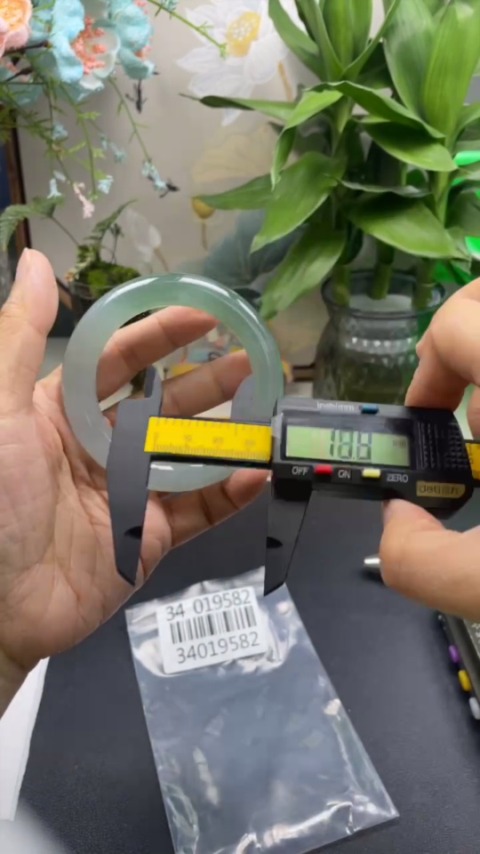 F34019582 Jadeite Round Bangle Size 57.5mm Total Weight Approx. 85.59g