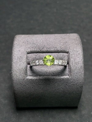 C29384552 Peridot Ring Non-Gold Setting Adjustable Size Total Weight Approx.1.7g Stone Size Approx.5mm