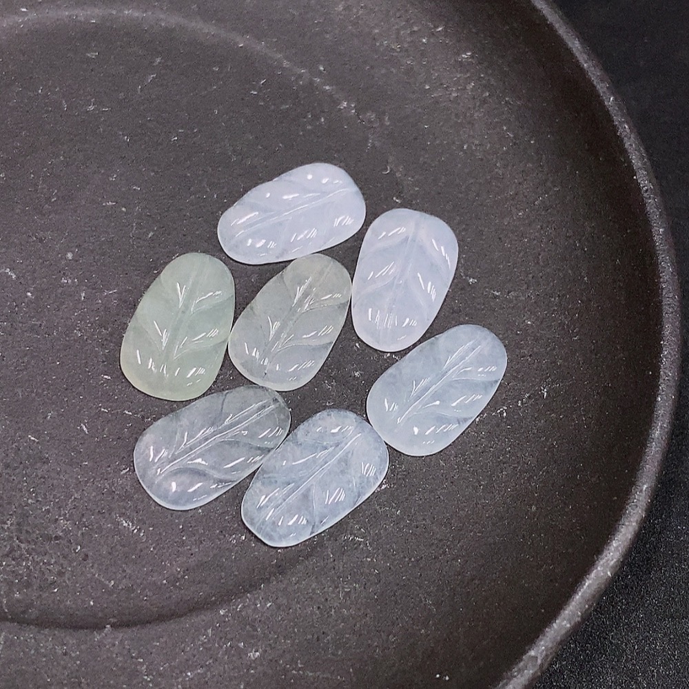 F34035679 Jadeite Pendants Sell as a Lot