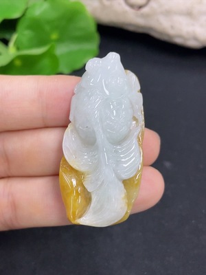 F46562523 翡翠金鱼挂件 颜色成因未定 货品总重约20.32g