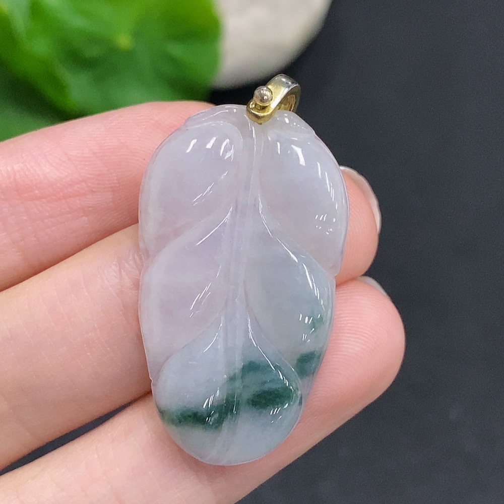 F34968730 Jadeite Leaf Pendant Non-Gold Inlaid Total Weight Approximately 4.7g