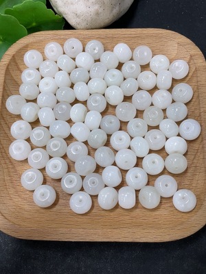 H46576322 和田玉珠子 一手走 含其他矿物成分 货品总重约166.1g