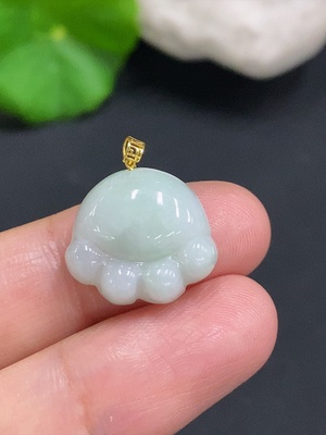 F29391274 Jadeite Pendant with 18K Gold Clasp, Total Weight Approx. 2.8g