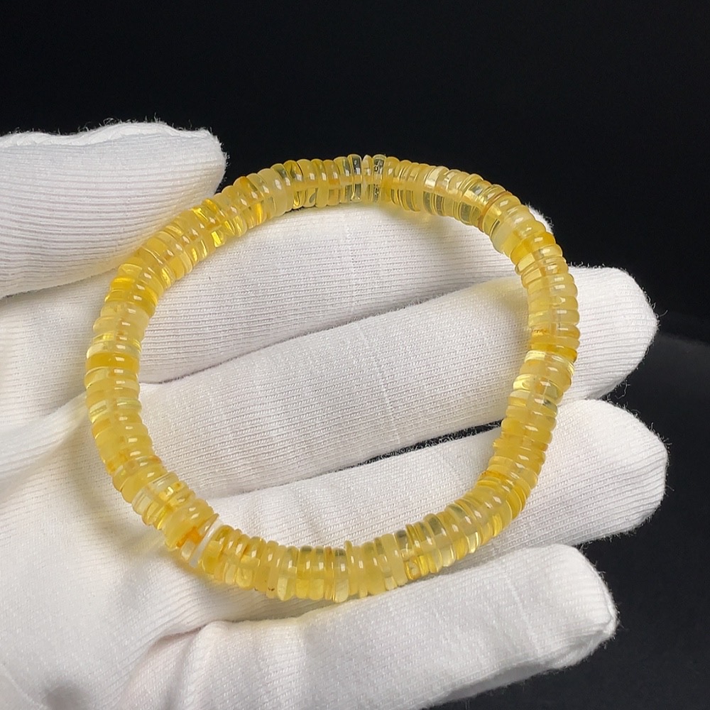 C30512535 Amber Beeswax Bracelet approx.7mm total weight approx.6.38g