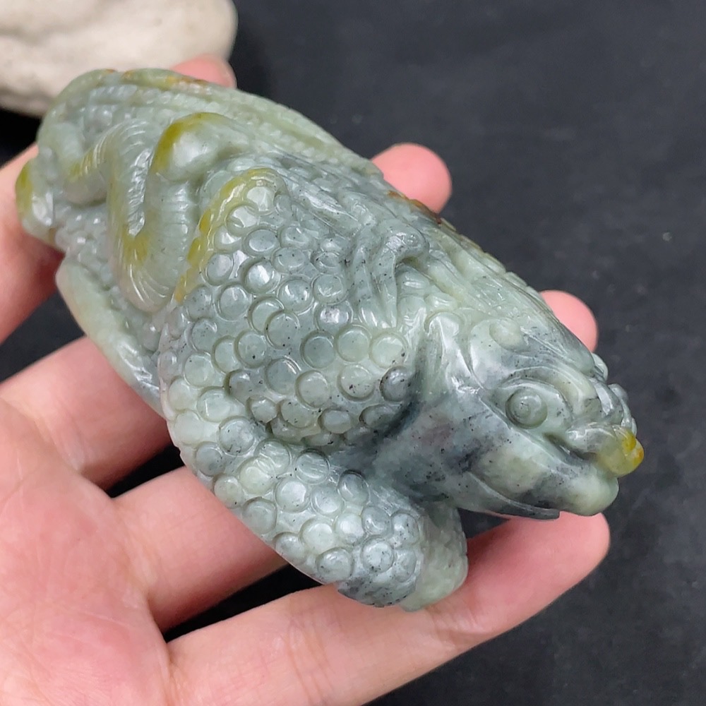 H31582276 Hetian Jade Ornament 'Five Poisons' with Undetermined Skin Color Origin, Total Weight Approx. 280.6g