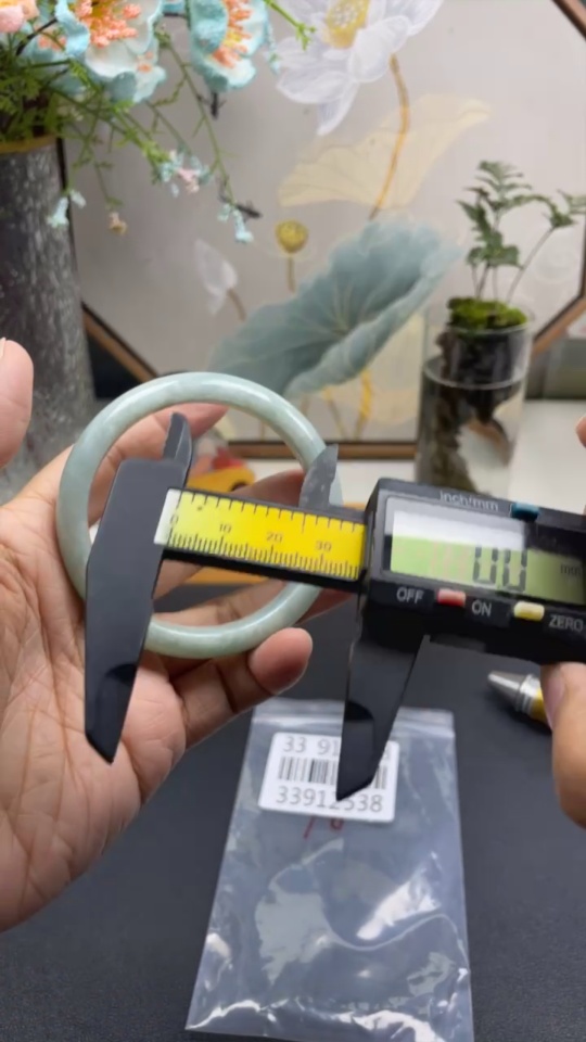F33912538 Jadeite Round Bangle Size 60mm Total Weight Approx. 57g