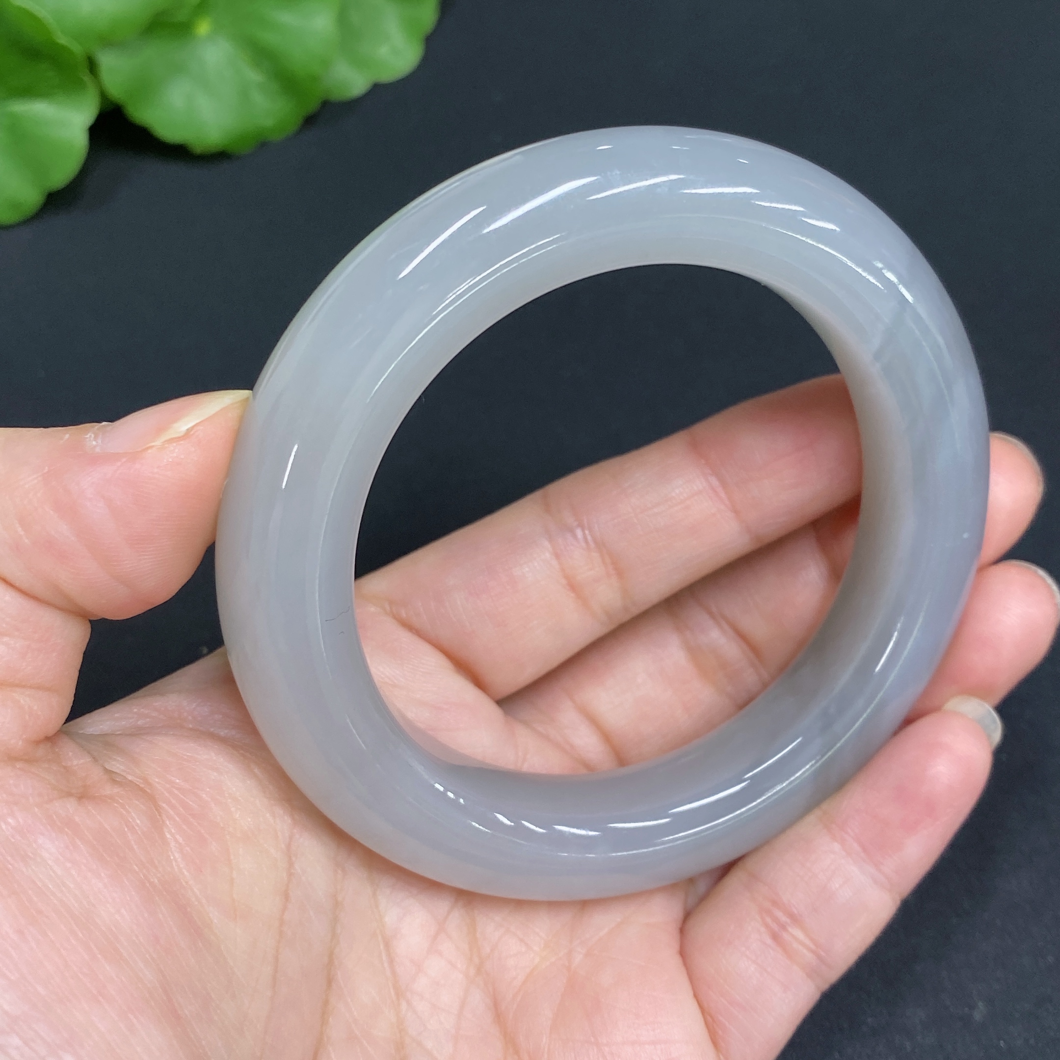 H34014962 Hetian Jade Round Bracelet Size 53.7 Total Weight Approx. 68.8g