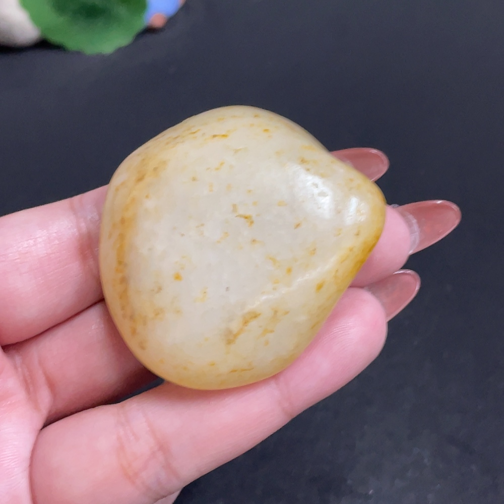 H34055039 Hetian Jade, undetermined origin of skin color, total weight approximately 66.3g