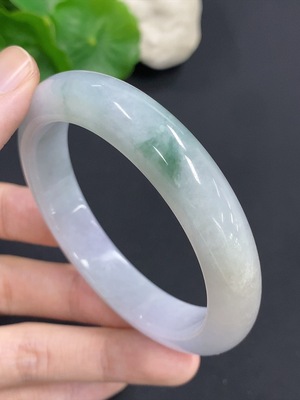 F46555179 翡翠正圈手镯 圈口55mm 货品总约重53.23g