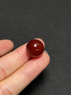 C43157959 18K金玛瑙饰品  货品总重约3.64克  卡13.8mm左右