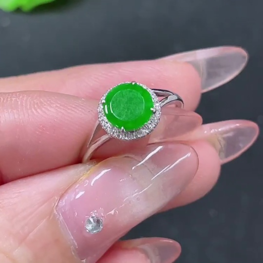 F34021393 Jadeite Ring with 18k Gold and Diamond Accents, Size 9, Total Weight Approx. 1.22g