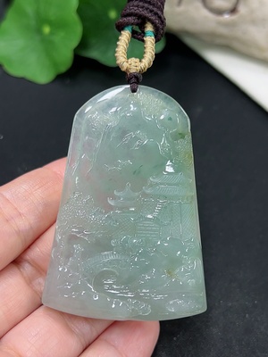 F41942704 翡翠山水牌挂件 货品总重约29.1克（含绳重